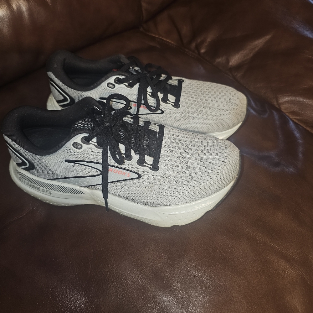 Brooks Gray and Black Women's Sneakers